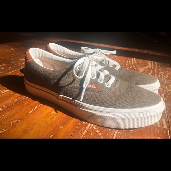 Vans - Picture 2 of 6